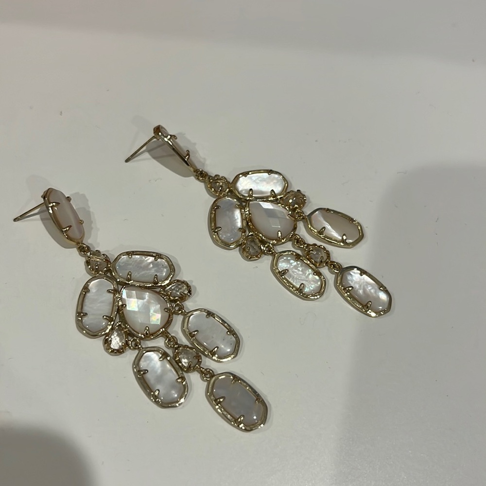 Kendra Scott white/pearl chandelier earrings